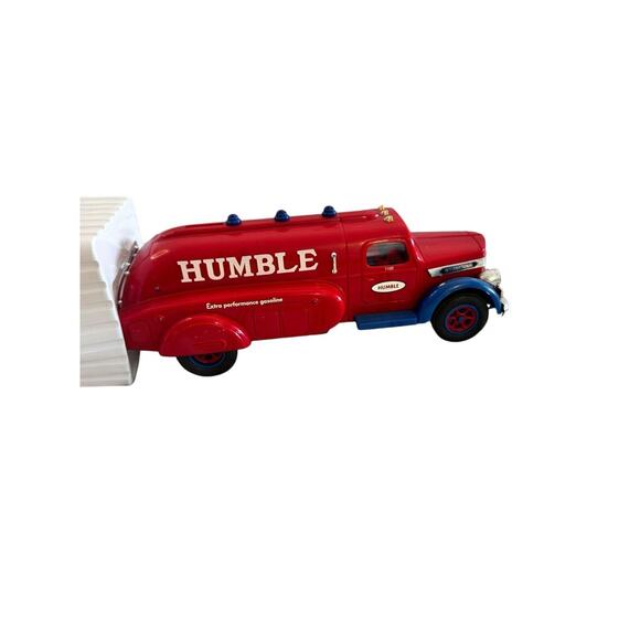 Vintage Humble Aviation‎ Gasoline Truck Bank - Coin Bank with Working Lights - Picture 16 of 16